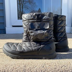 The North Face Quilted Black Boot Women’s Size 9
